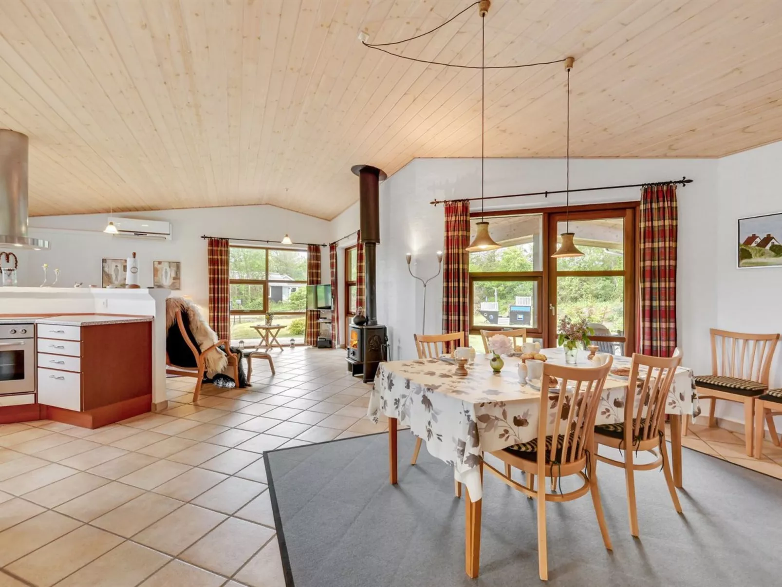 "Rika" - 525m to the fjord-Inside