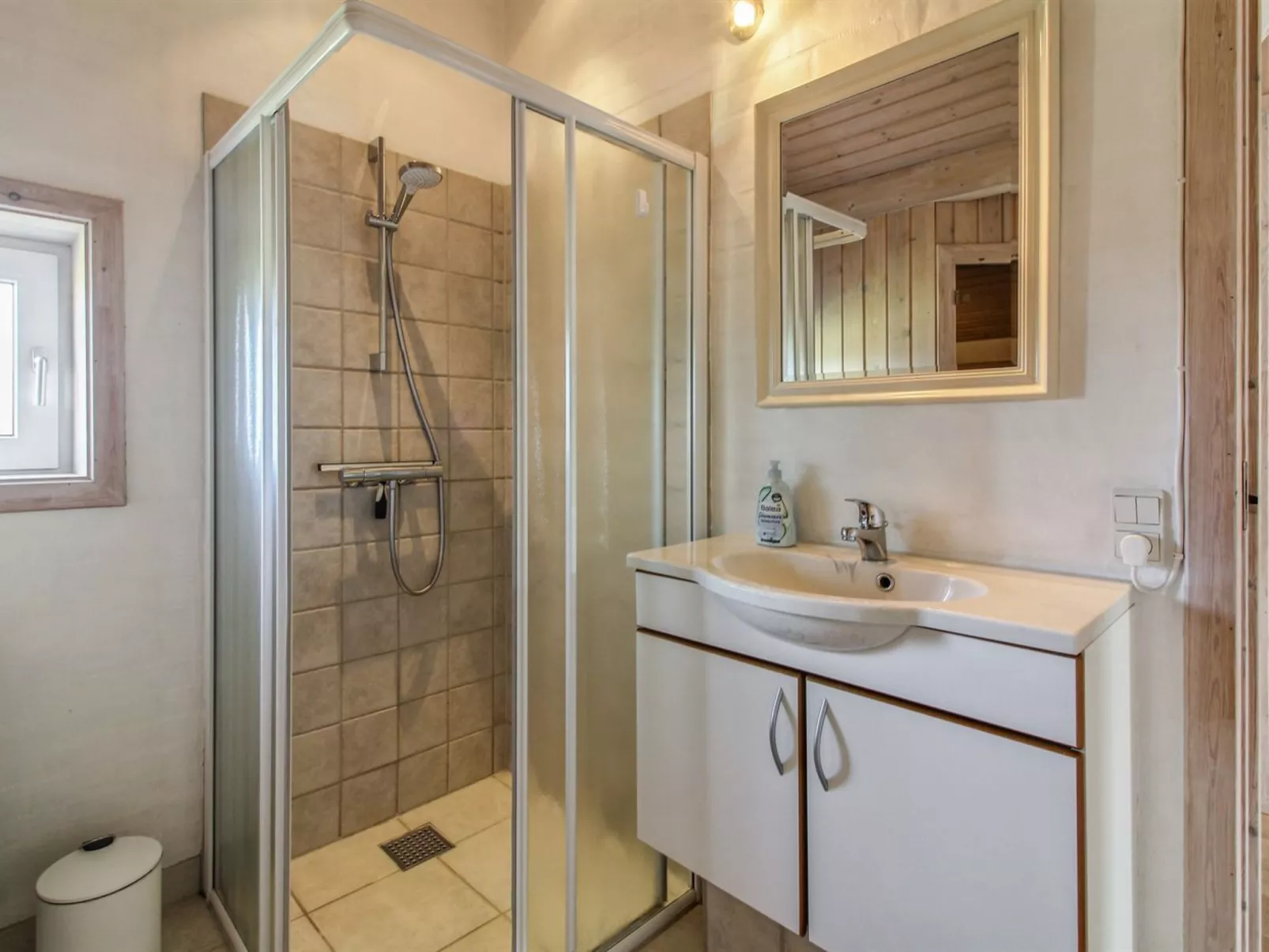 "Eyvin" - 100m from the sea-Inside