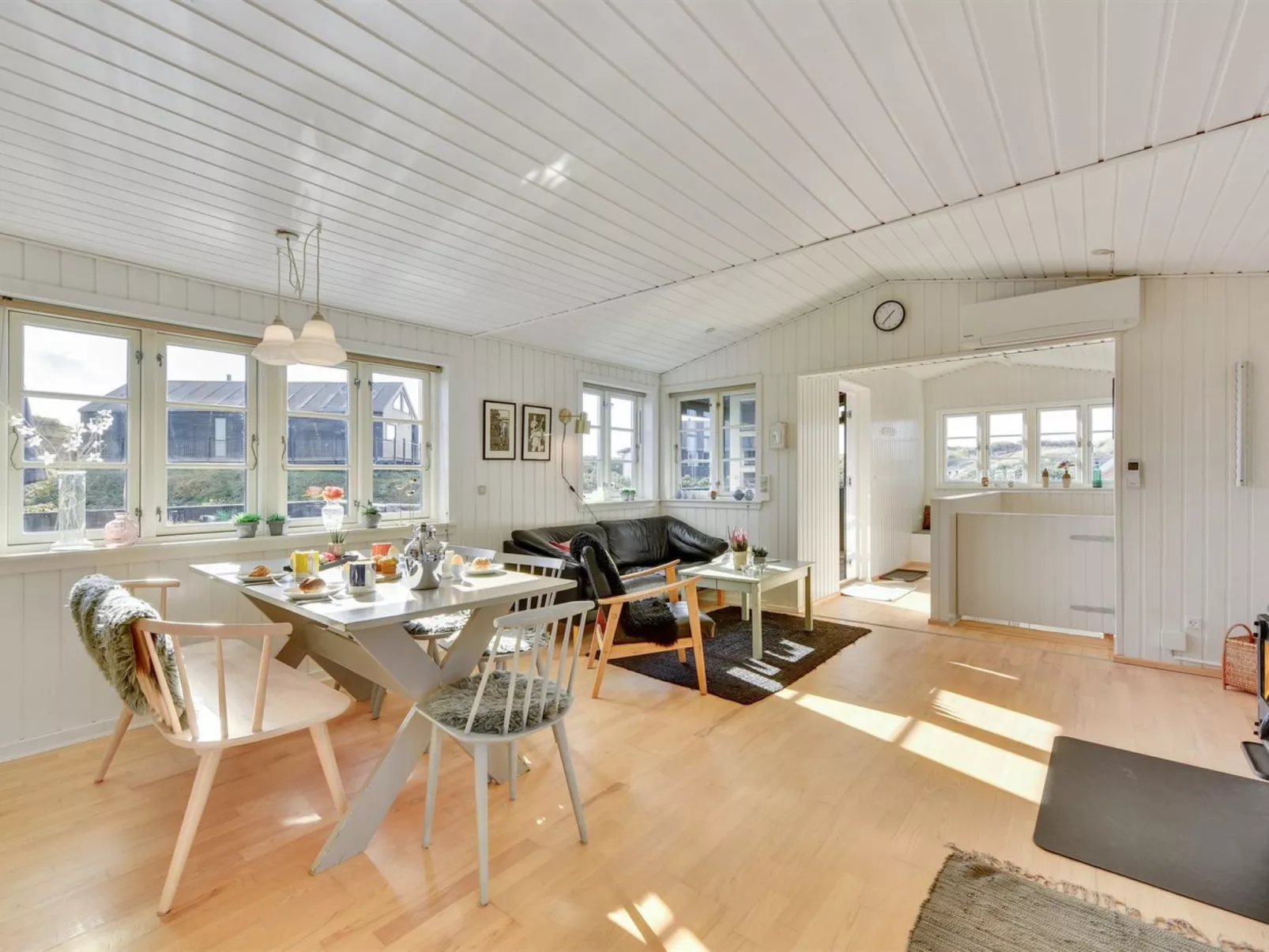 "Ayu" - 100m from the sea-Drinnen