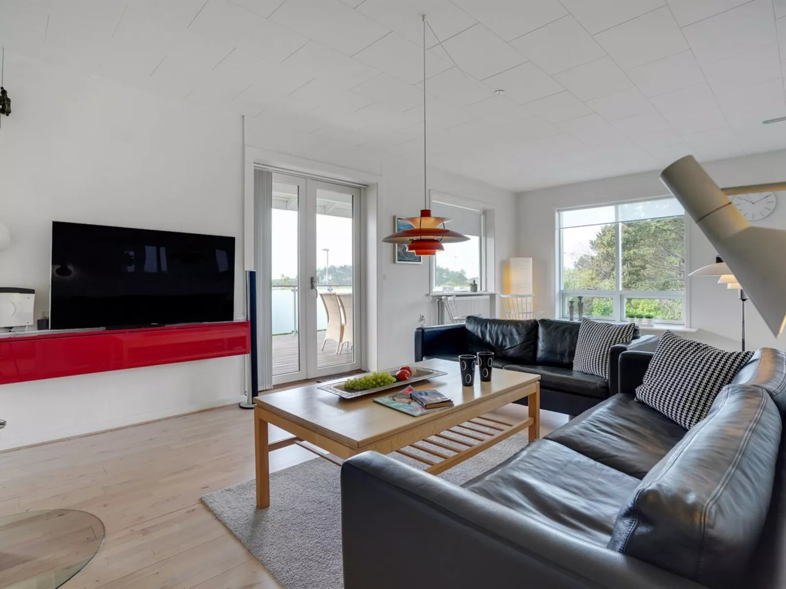 "Kurt" - 600m from the sea-Drinnen