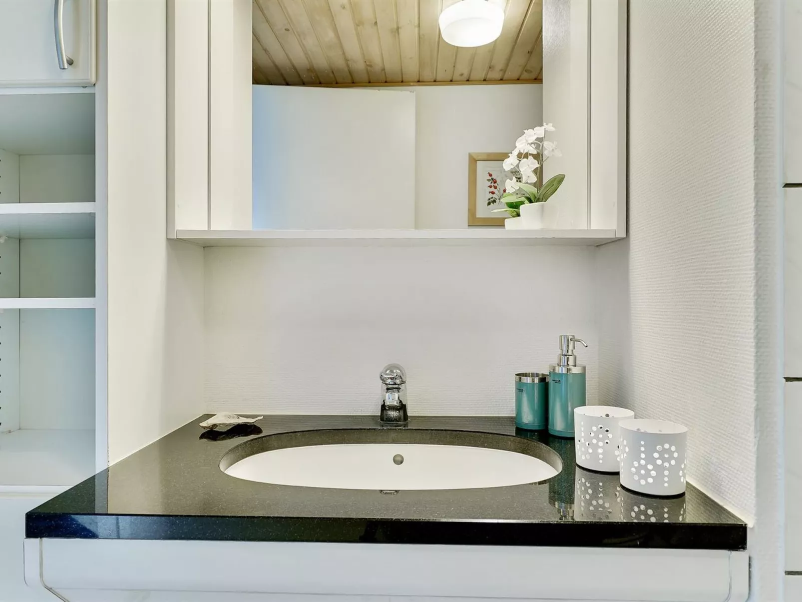 "Iliane" - 100m from the sea-Inside