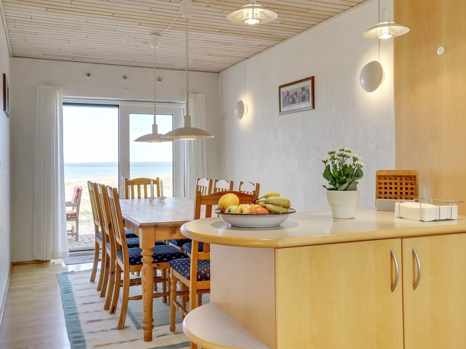 "Yorrick" - 50m to the fjord-Inside