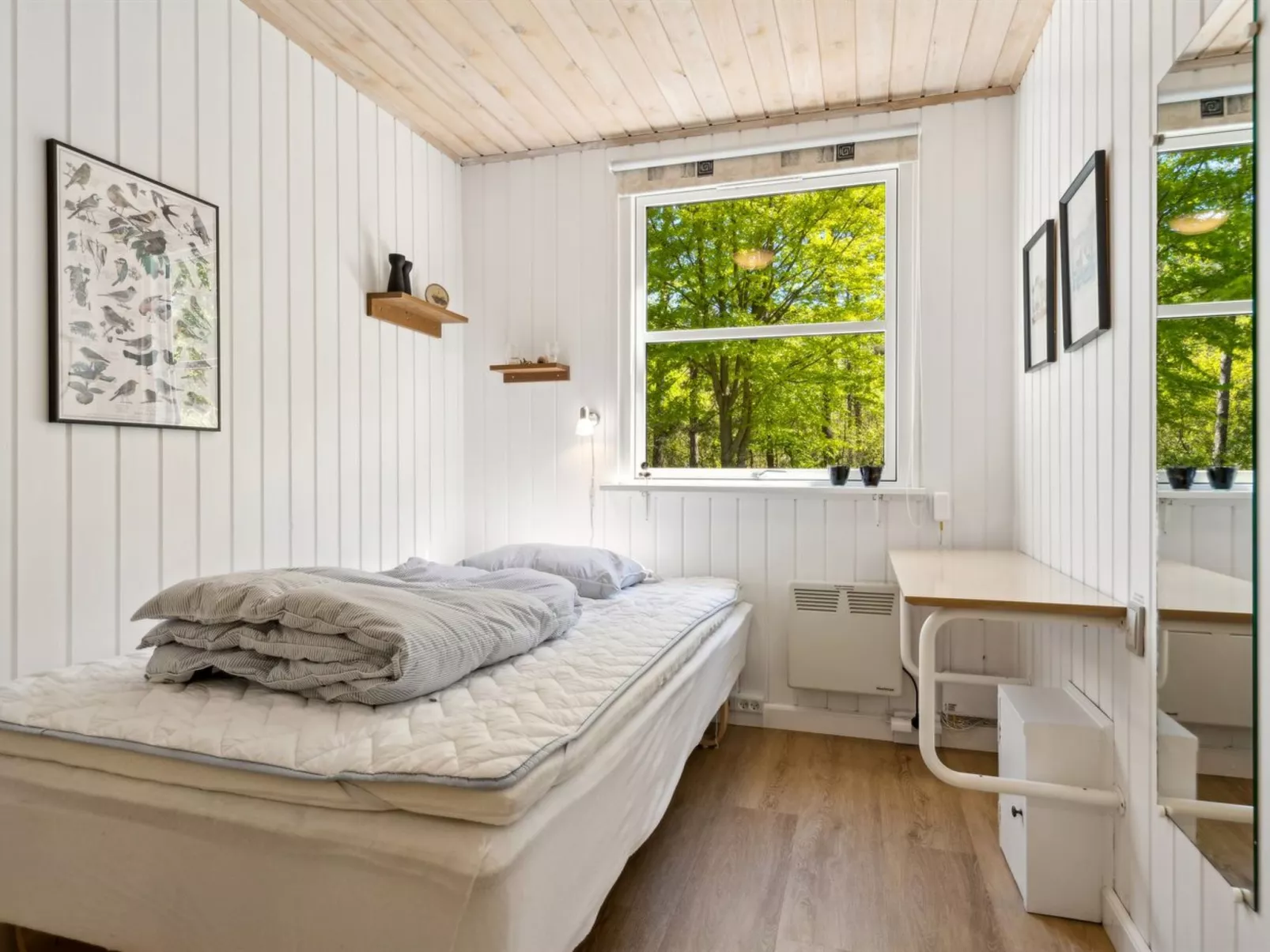 "Hunding" - 7km from the sea-Inside