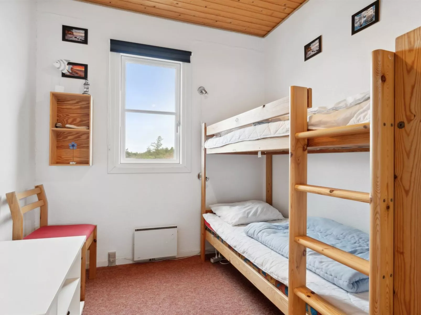 "Dineke" - 200m to the fjord-Dedans