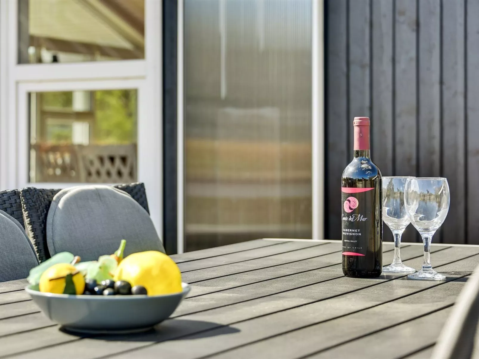 "Enja" - 150m from the sea-Draußen