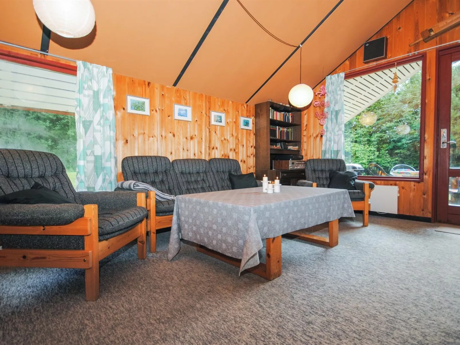 "Naema" - 600m to the fjord-Inside