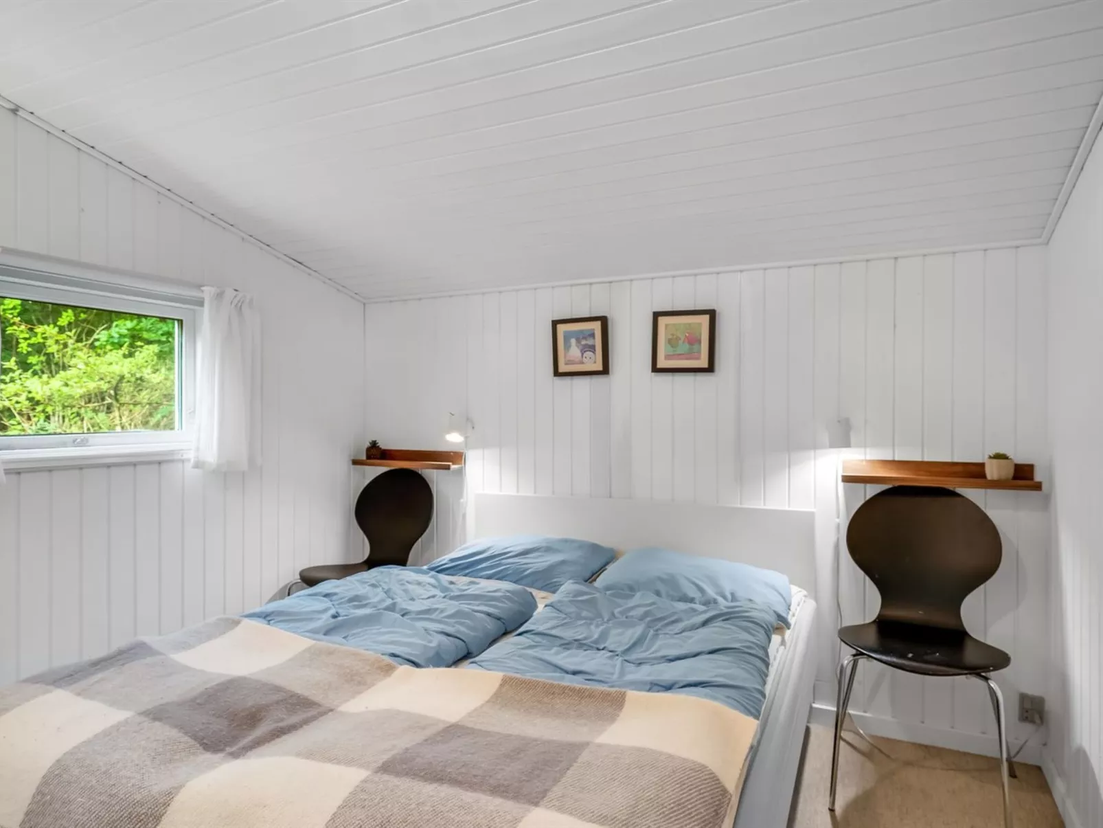 "Fergie" - 400m from the sea-Inside