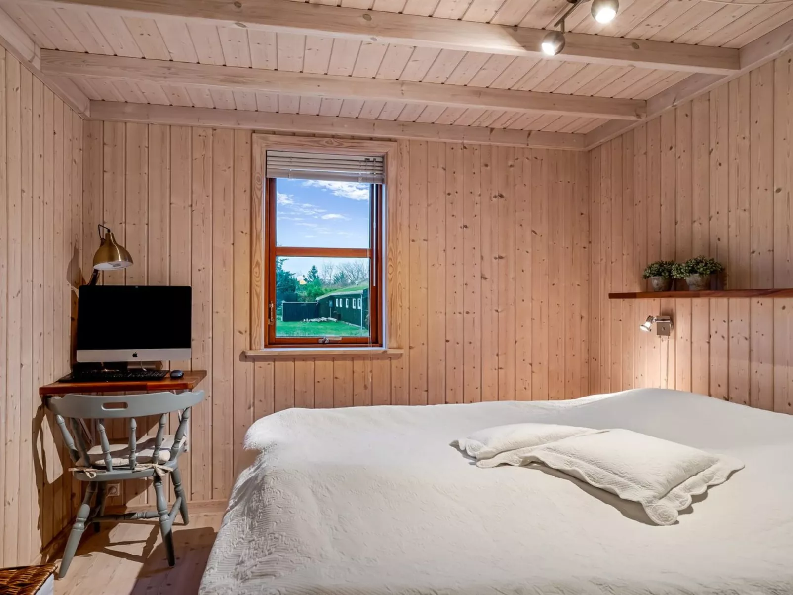 "Jelin" - 2.5km from the sea-Inside