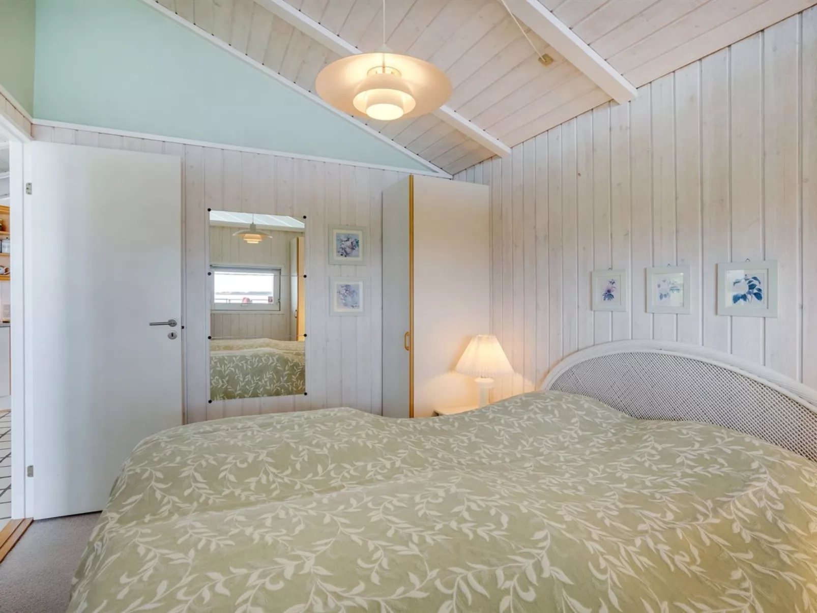 "Eilen" - 250m from the sea-Inside