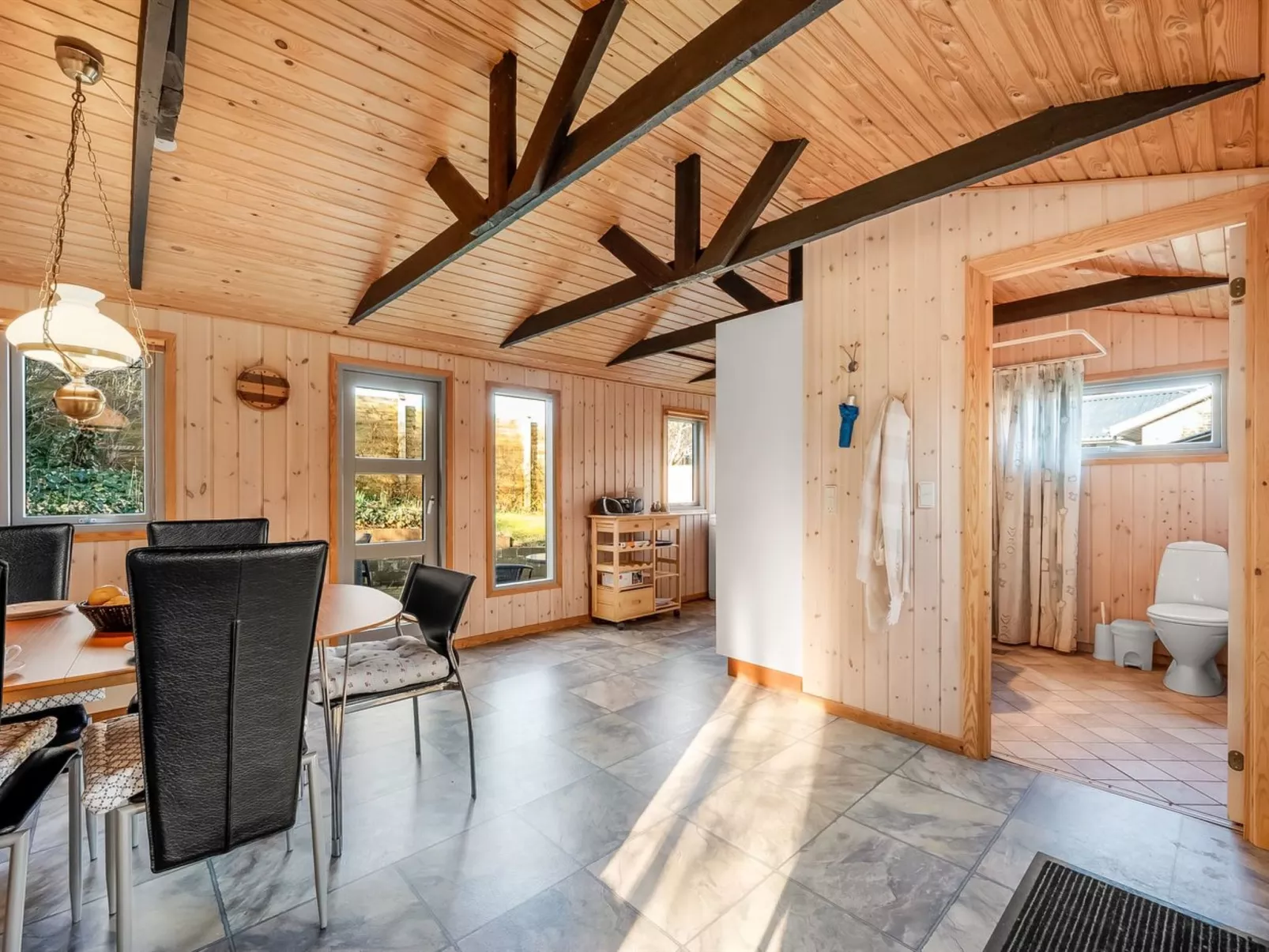 "Alpi" - 250m to the fjord-Inside