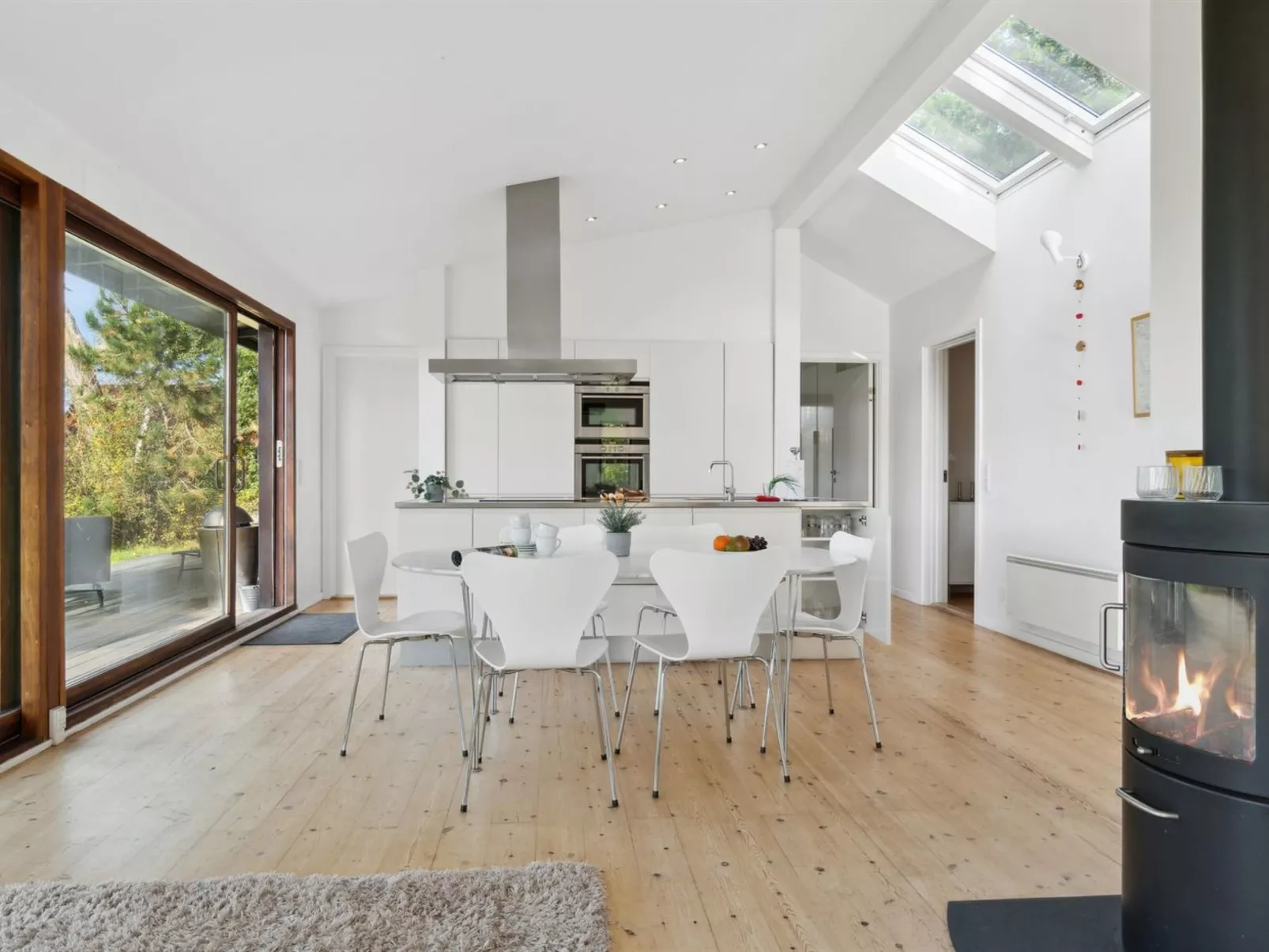 "Erikka" - 300m to the fjord-Inside