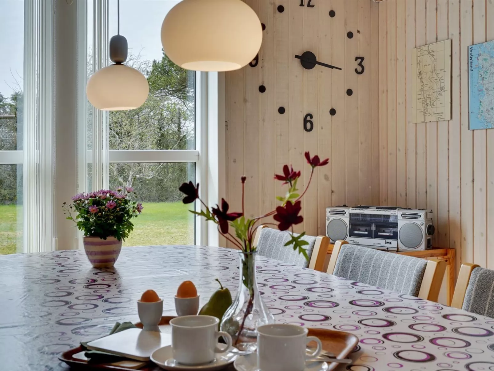 "Hope" - 350m to the fjord-Drinnen