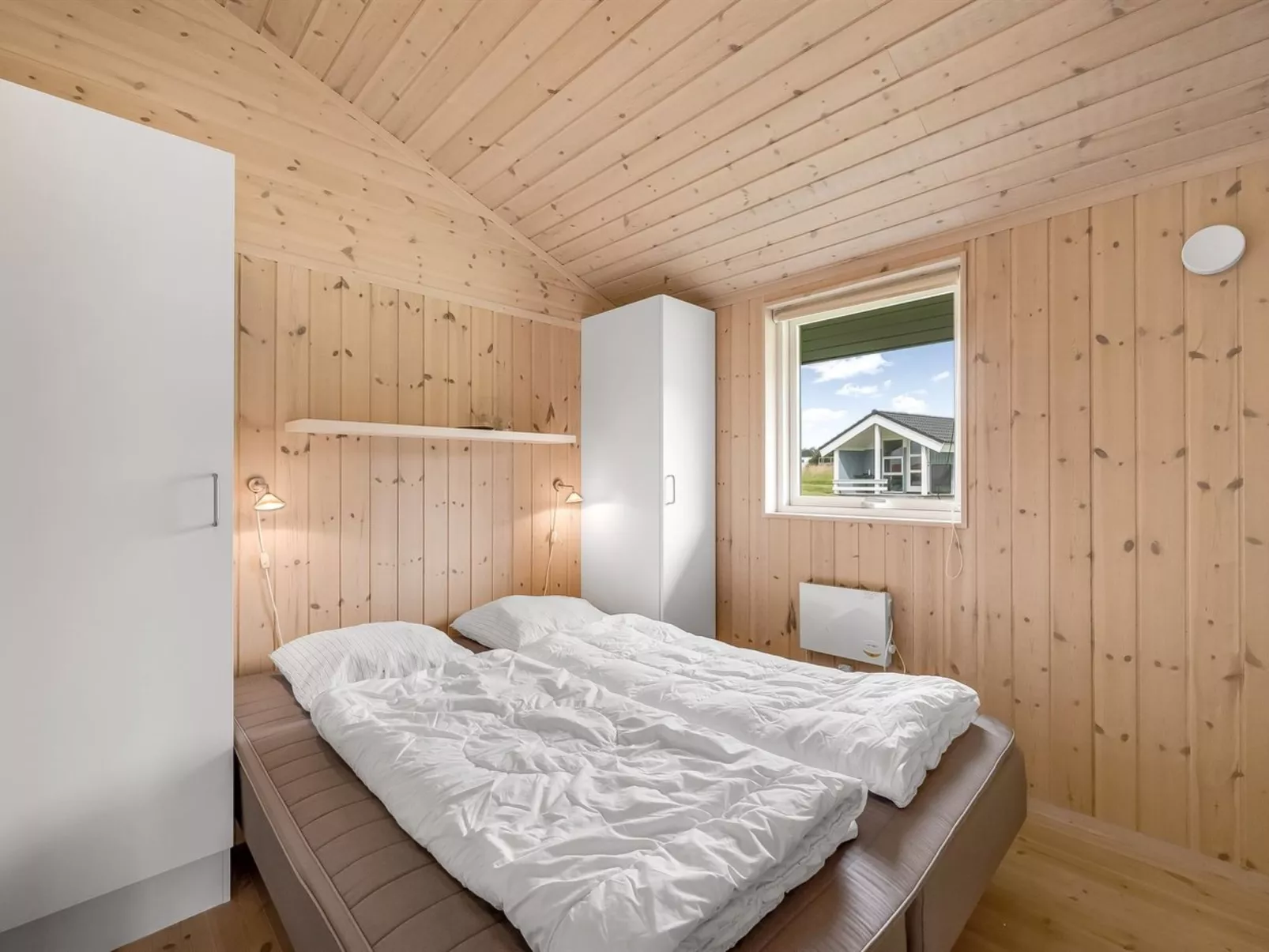 "Lucio" - 350m to the fjord-Inside