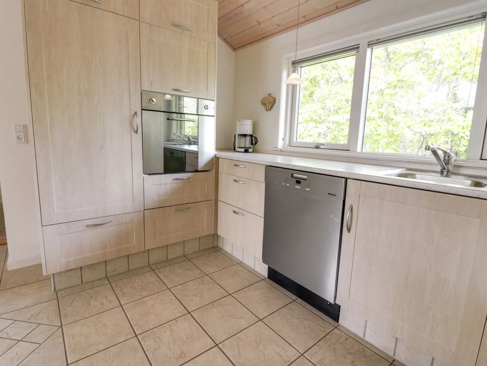 "Valentin" - 400m to the fjord-Dedans