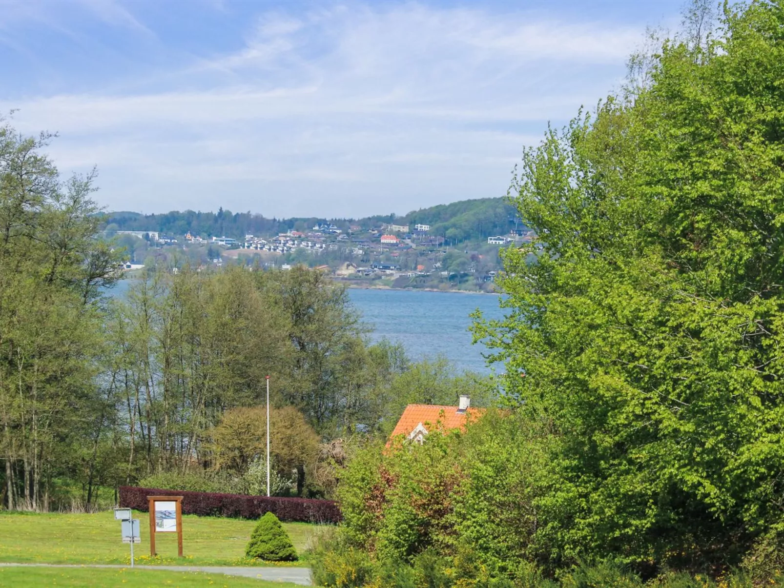 "Freding" - 250m to the fjord-Outside