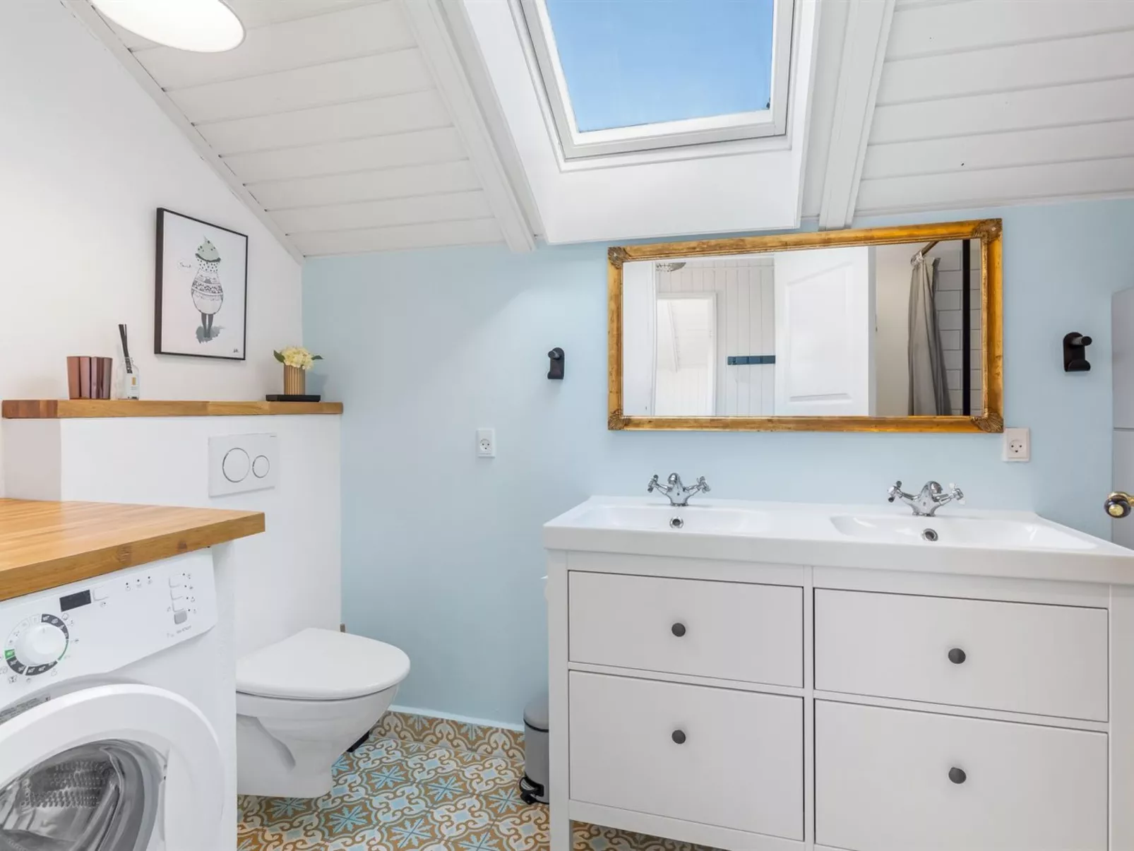 "Skyler" - 1km from the sea-Dedans