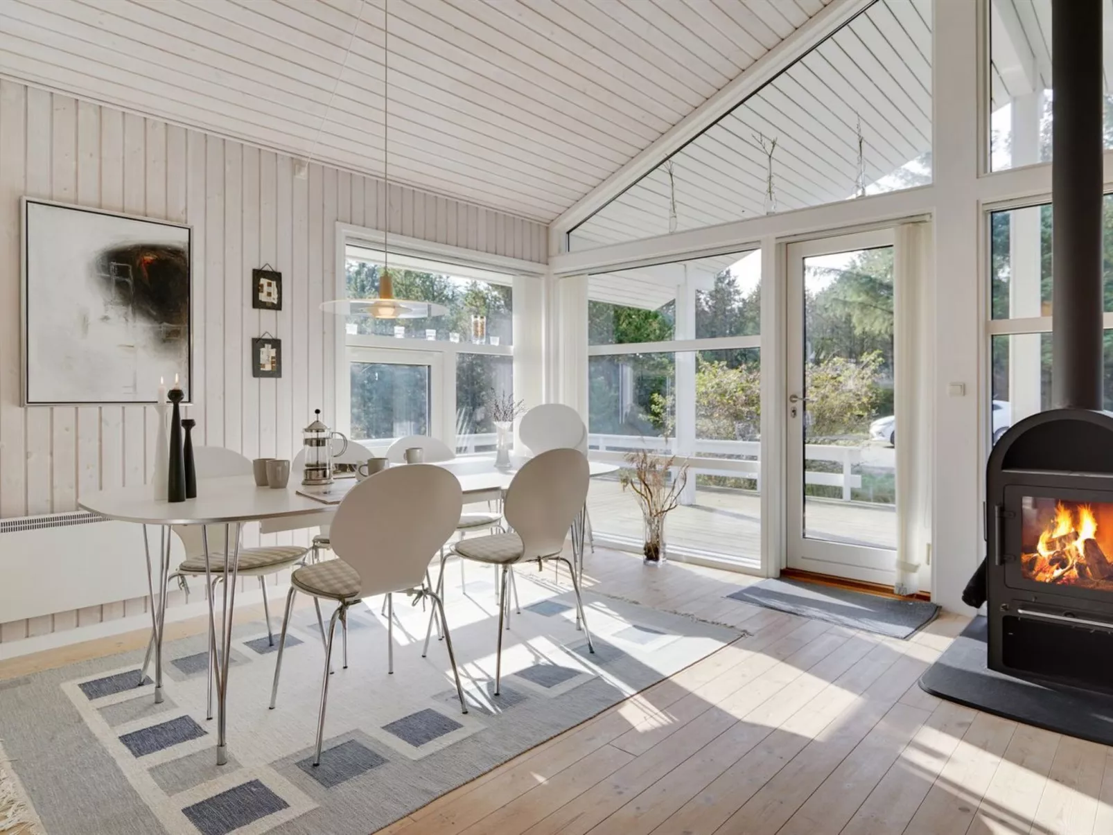 "Alethe" - 1km from the sea-Inside