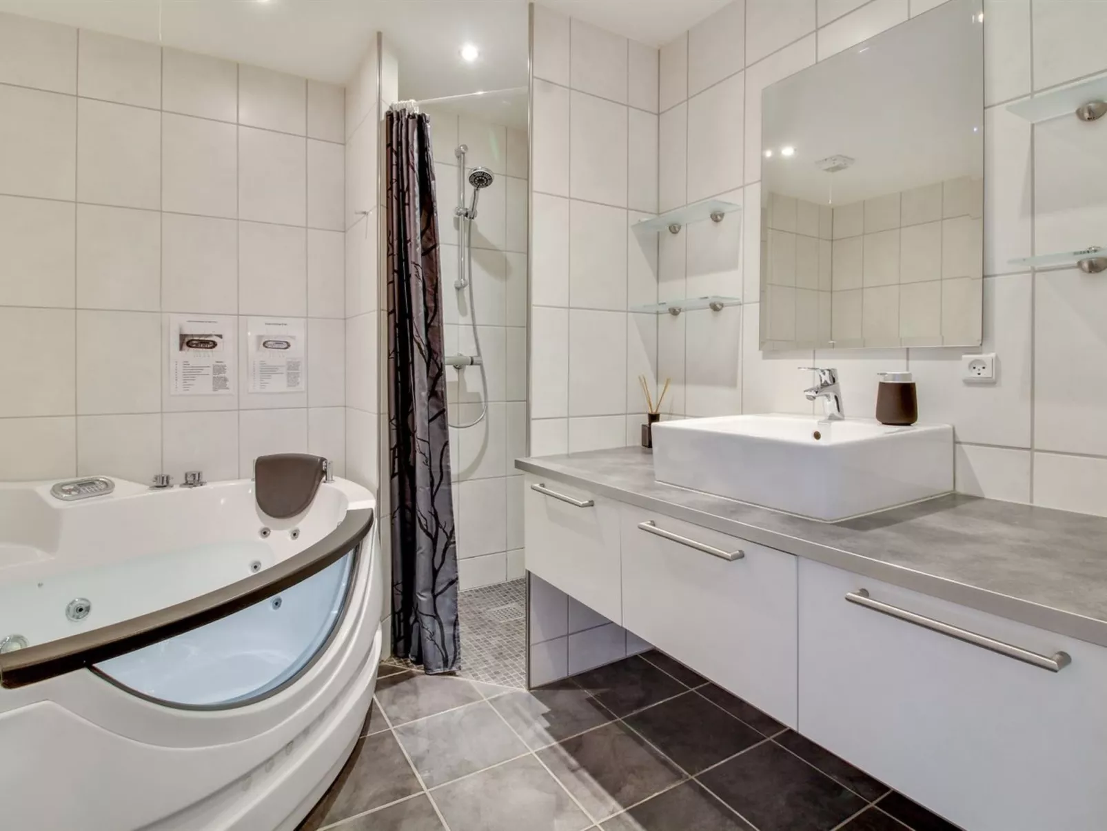 "Eda" - 3.5km from the sea-Drinnen