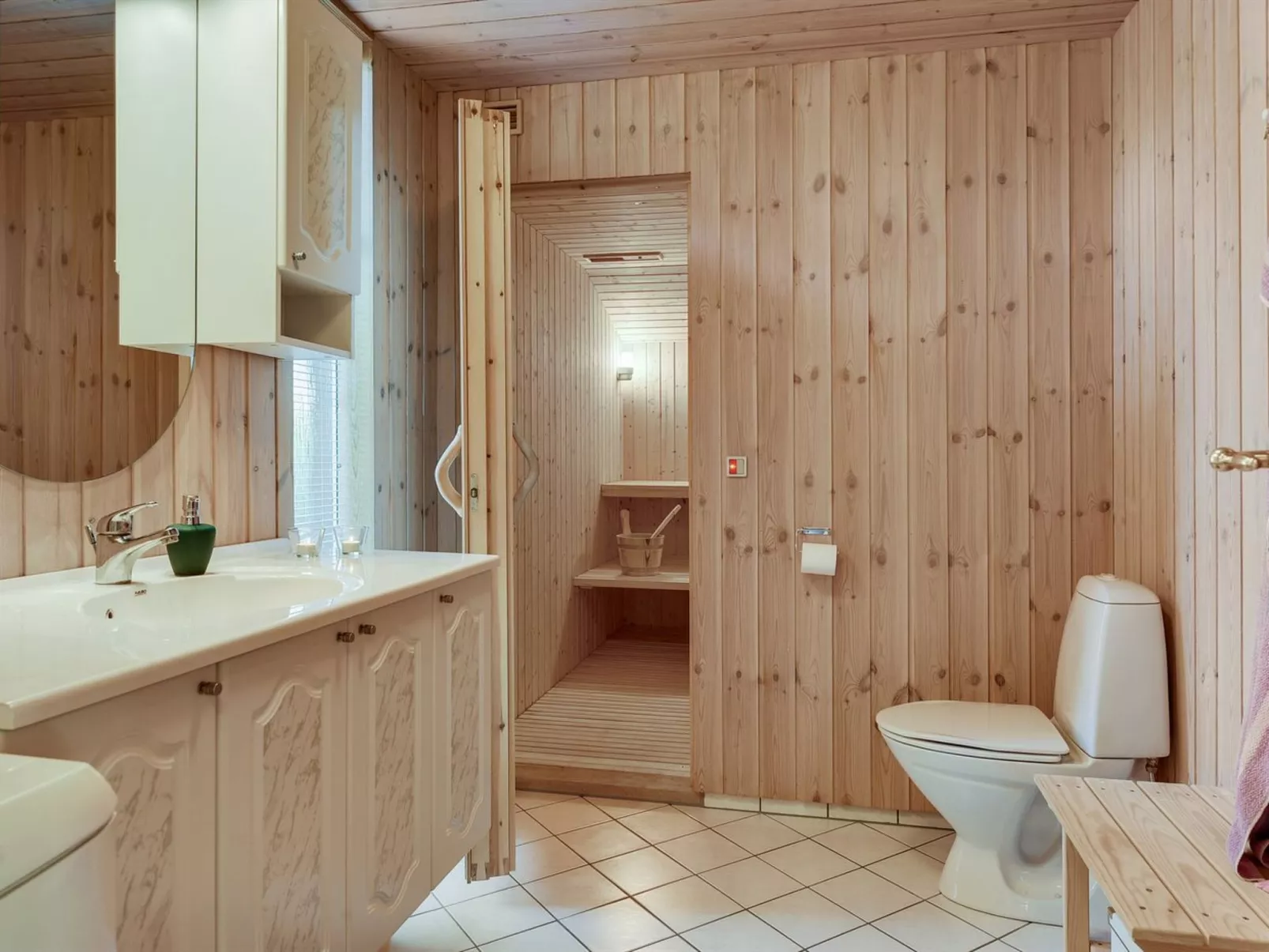 "Norwin" - 250m from the sea-Inside