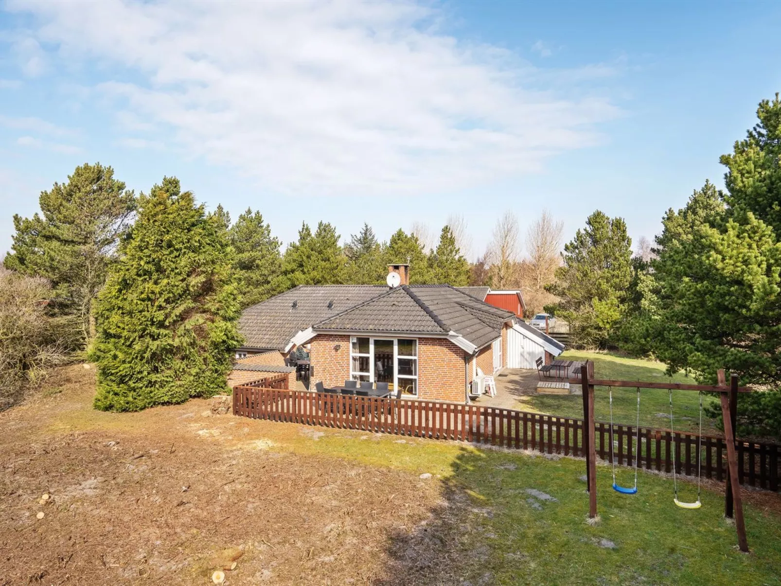 "Botulf" - 3.8km from the sea-Outside