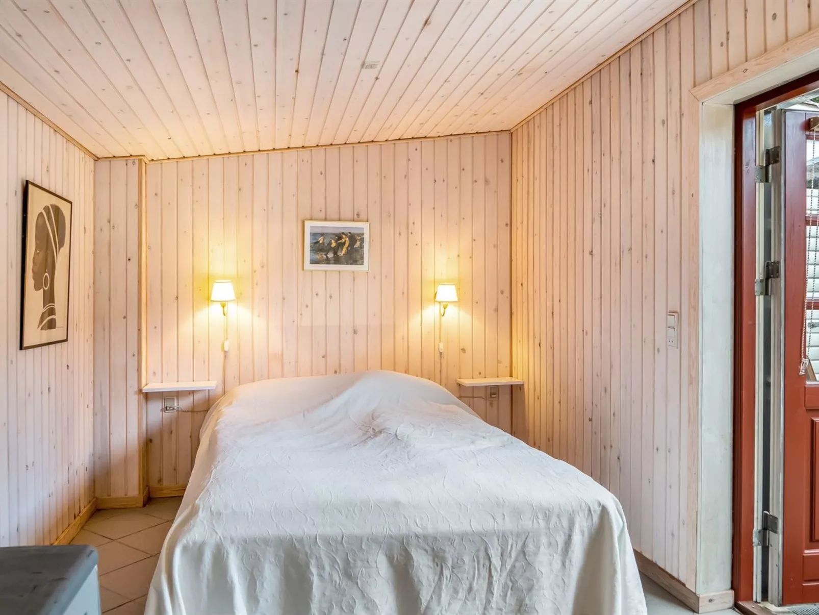 "Gunhil" - 200m from the sea-Inside