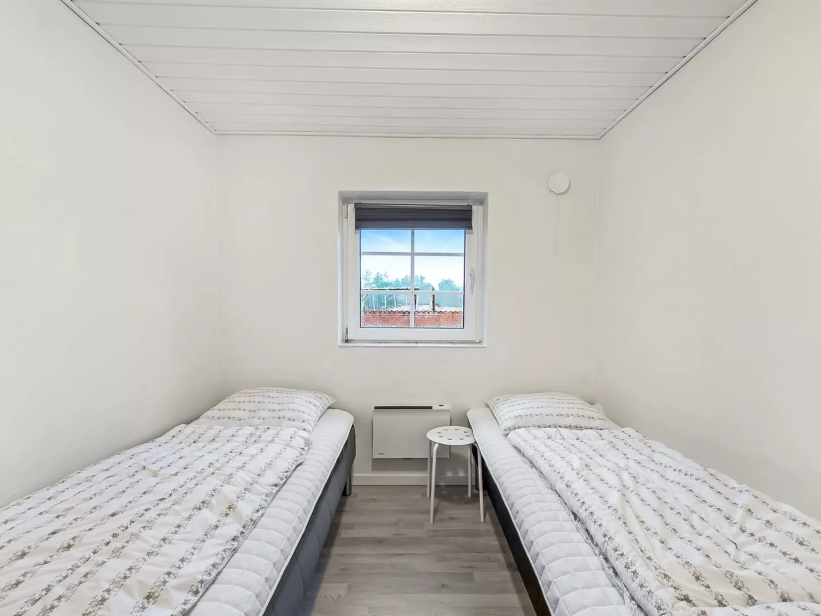 "Aane" - 1.8km from the sea-Inside