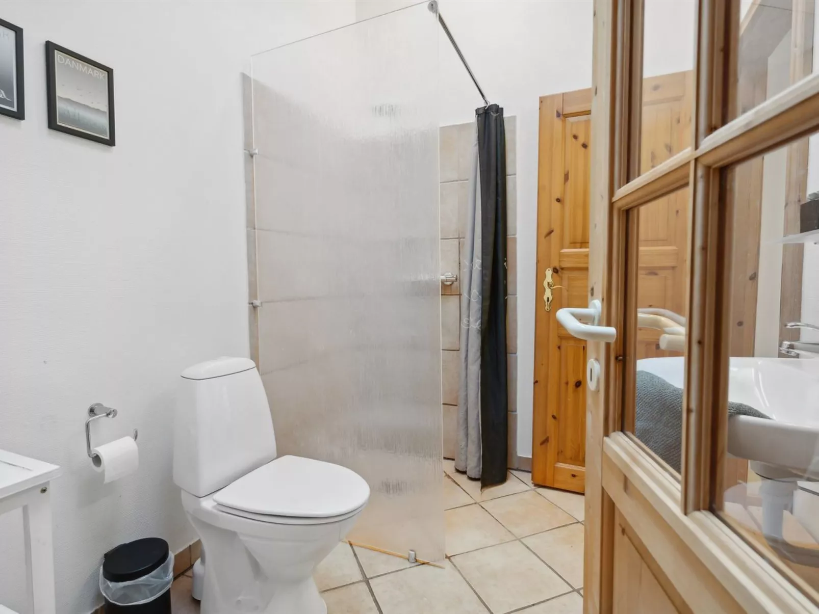 "Amanda" - 30km from the sea-Inside