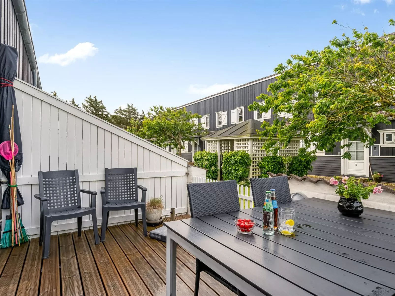 "Hermanda" - 100m to the fjord-Draußen