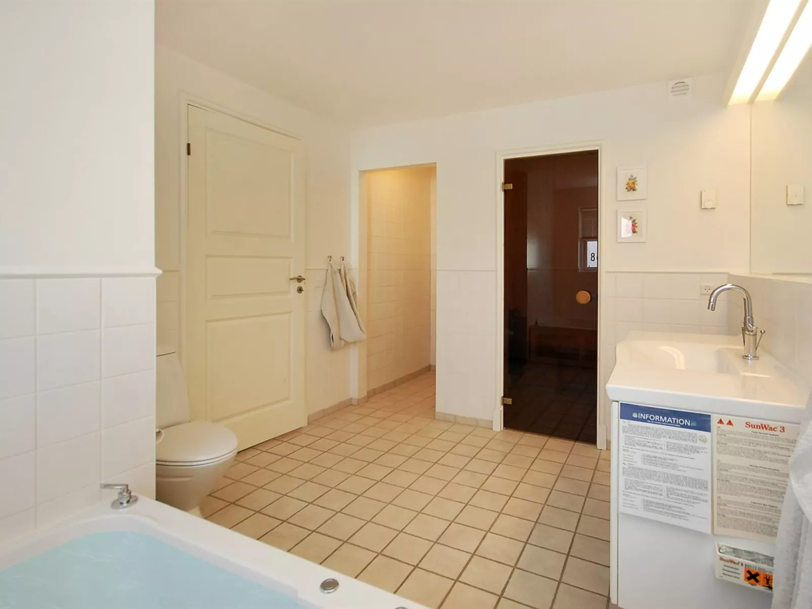 "Ønef" - 1km from the sea-Drinnen