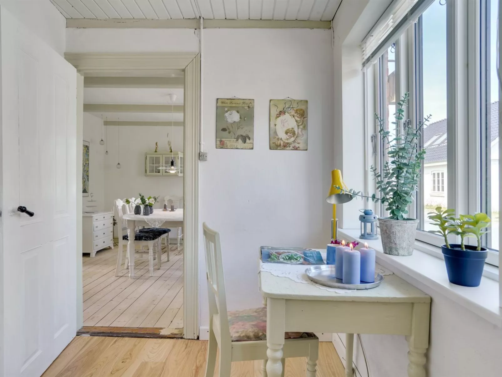 "Nevis" - 1.5km from the sea-Inside