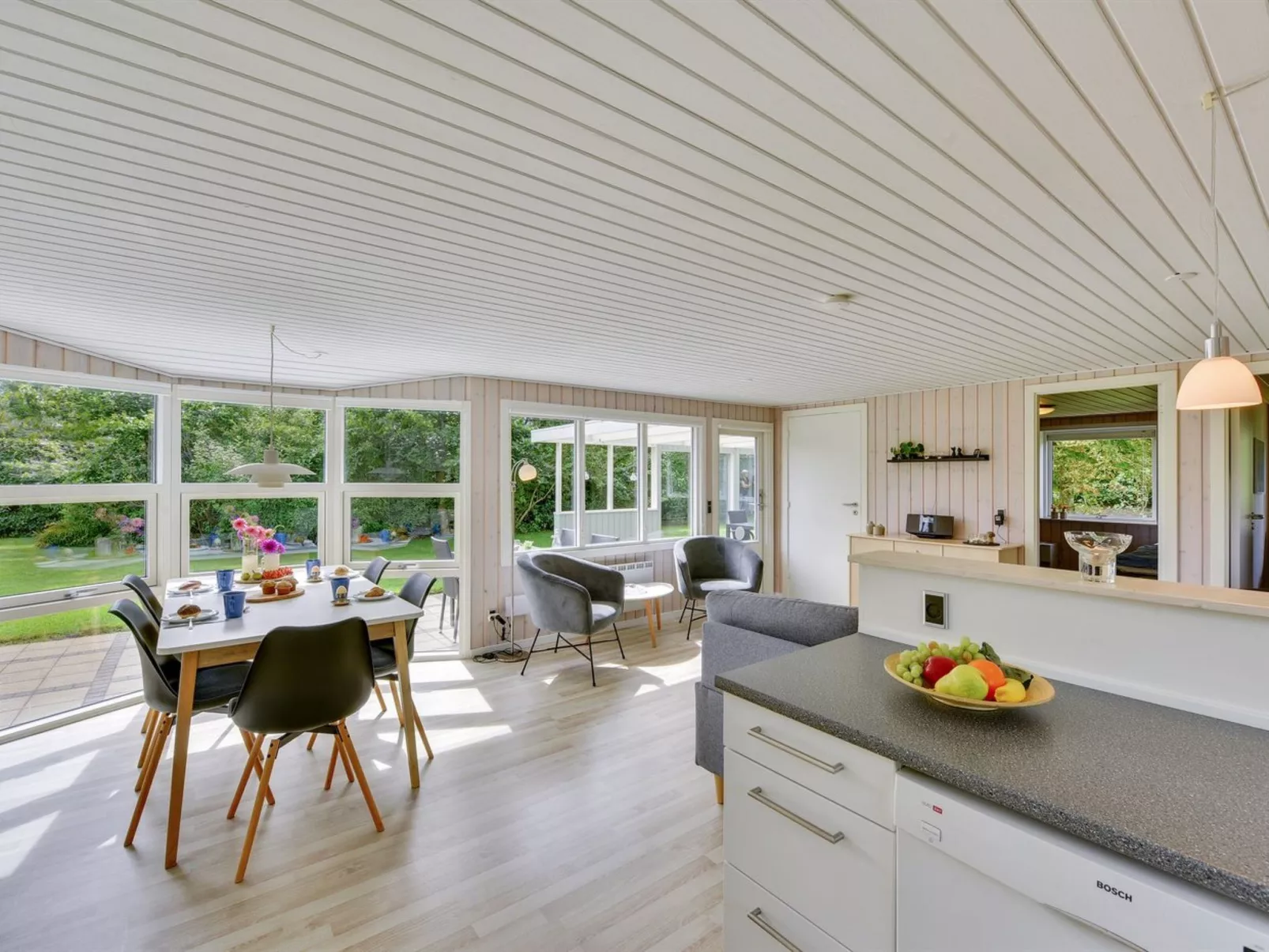 "Anabella" - 400m to the fjord-Dedans