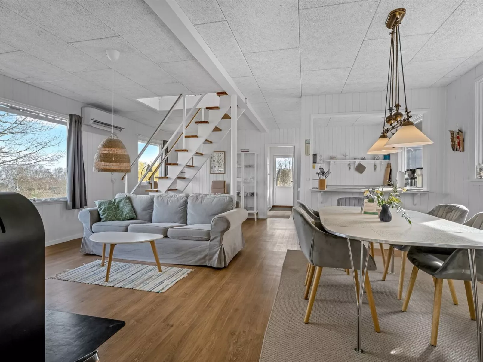 "Thyra" - 500m to the fjord-Inside