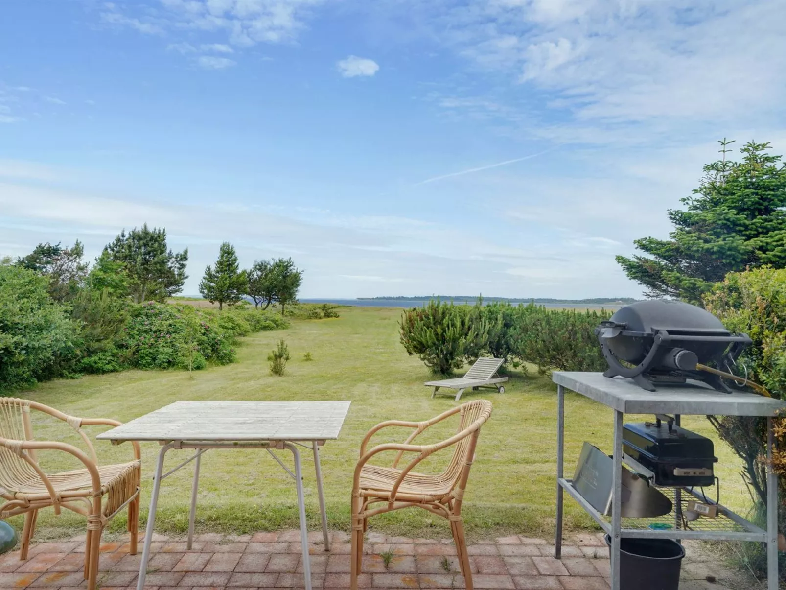 "Lok" - 90m to the fjord-Draußen