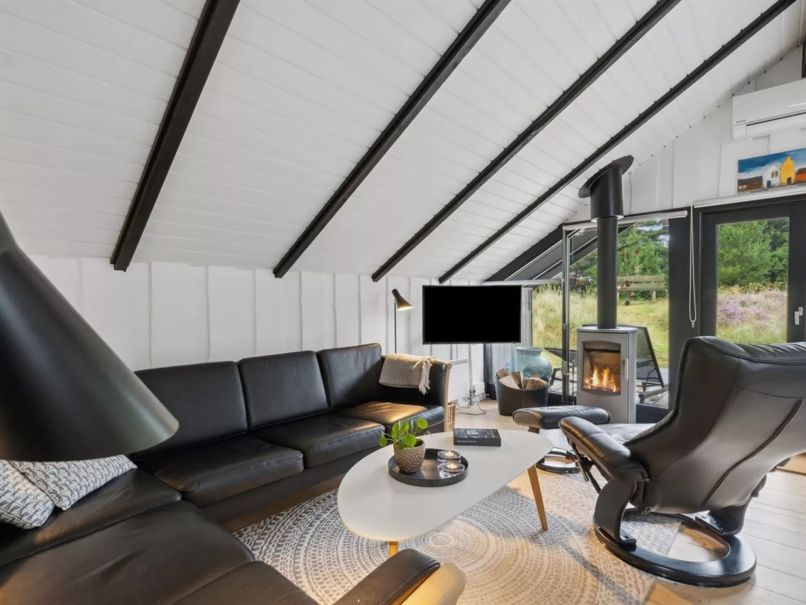 "Torbjörn" - 1.1km from the sea-Dedans