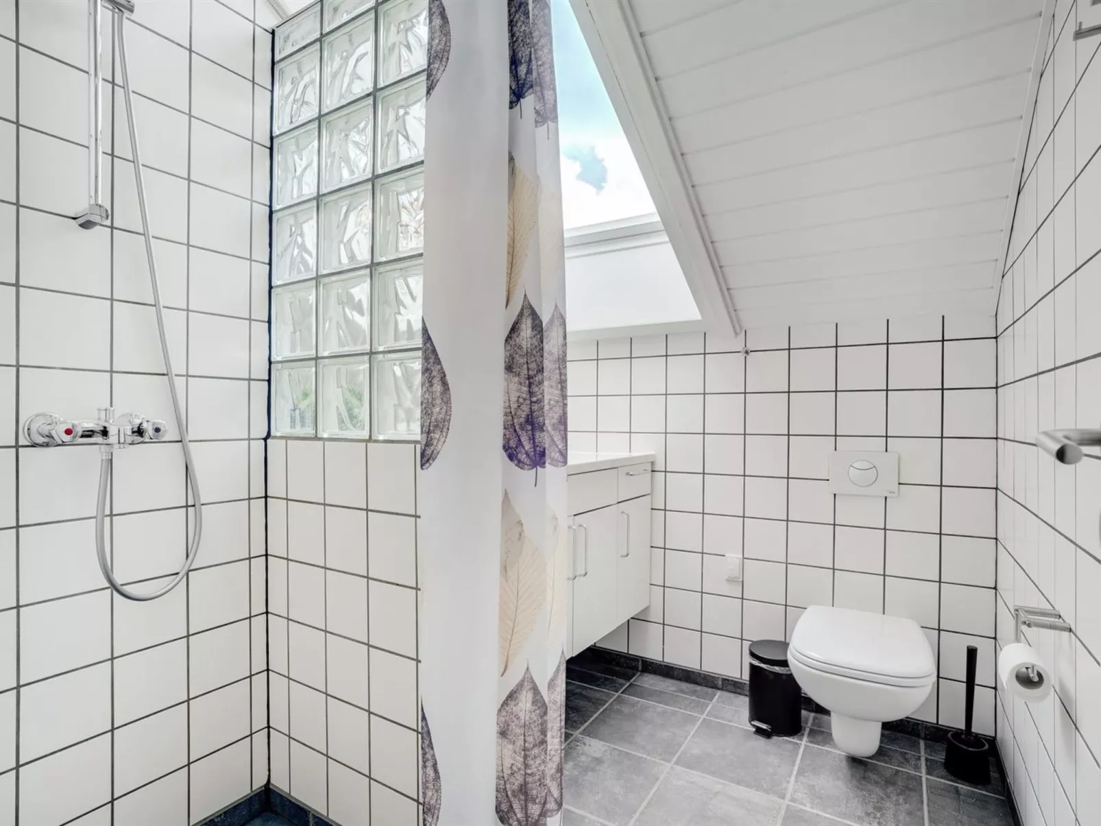 "Matthis" - 500m to the fjord-Inside