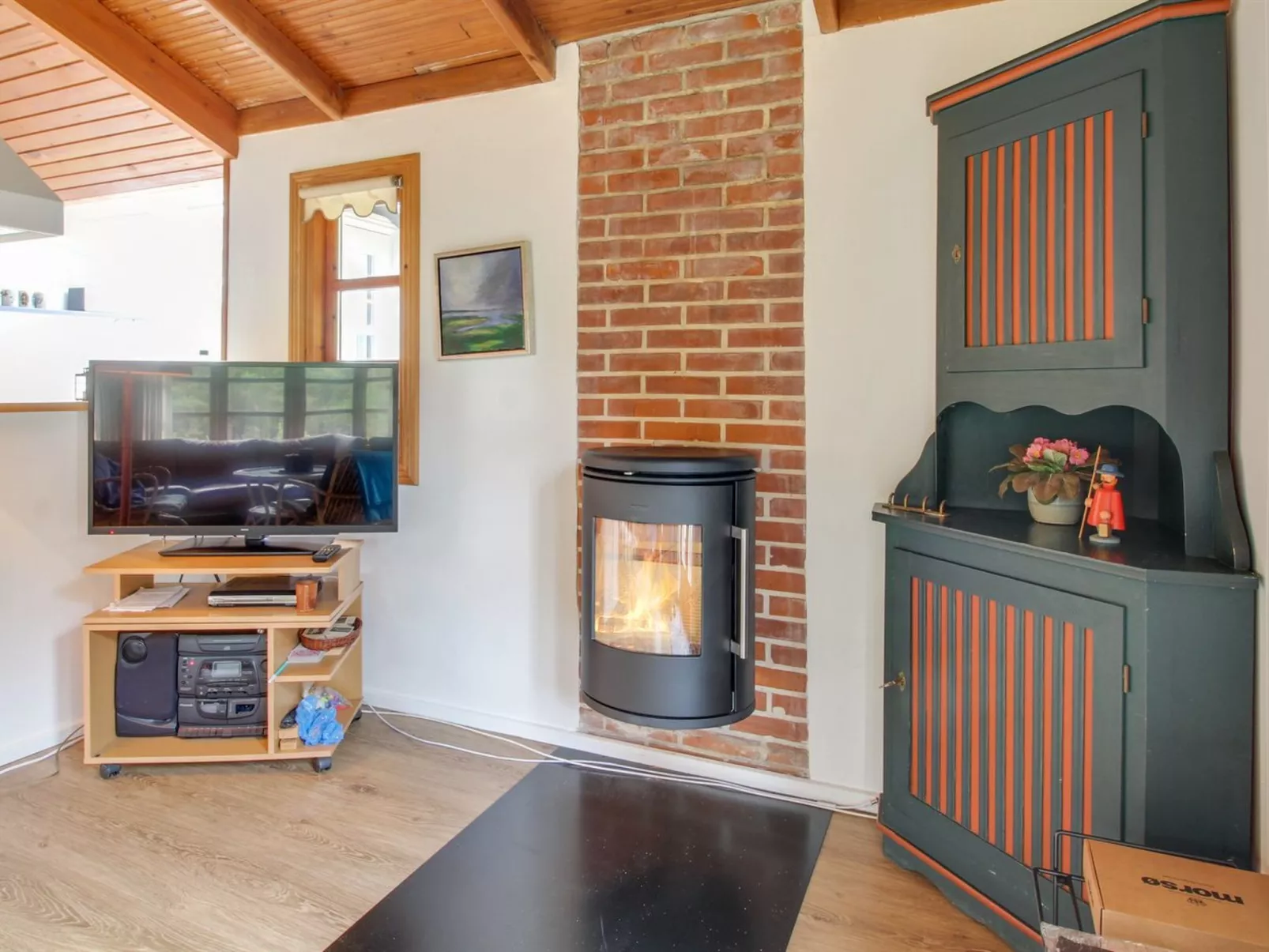 "Tirsa" - 3.9km from the sea-Inside