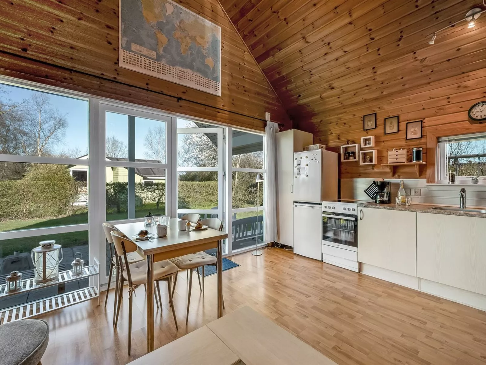 "Terese" - 45km from the sea-Inside