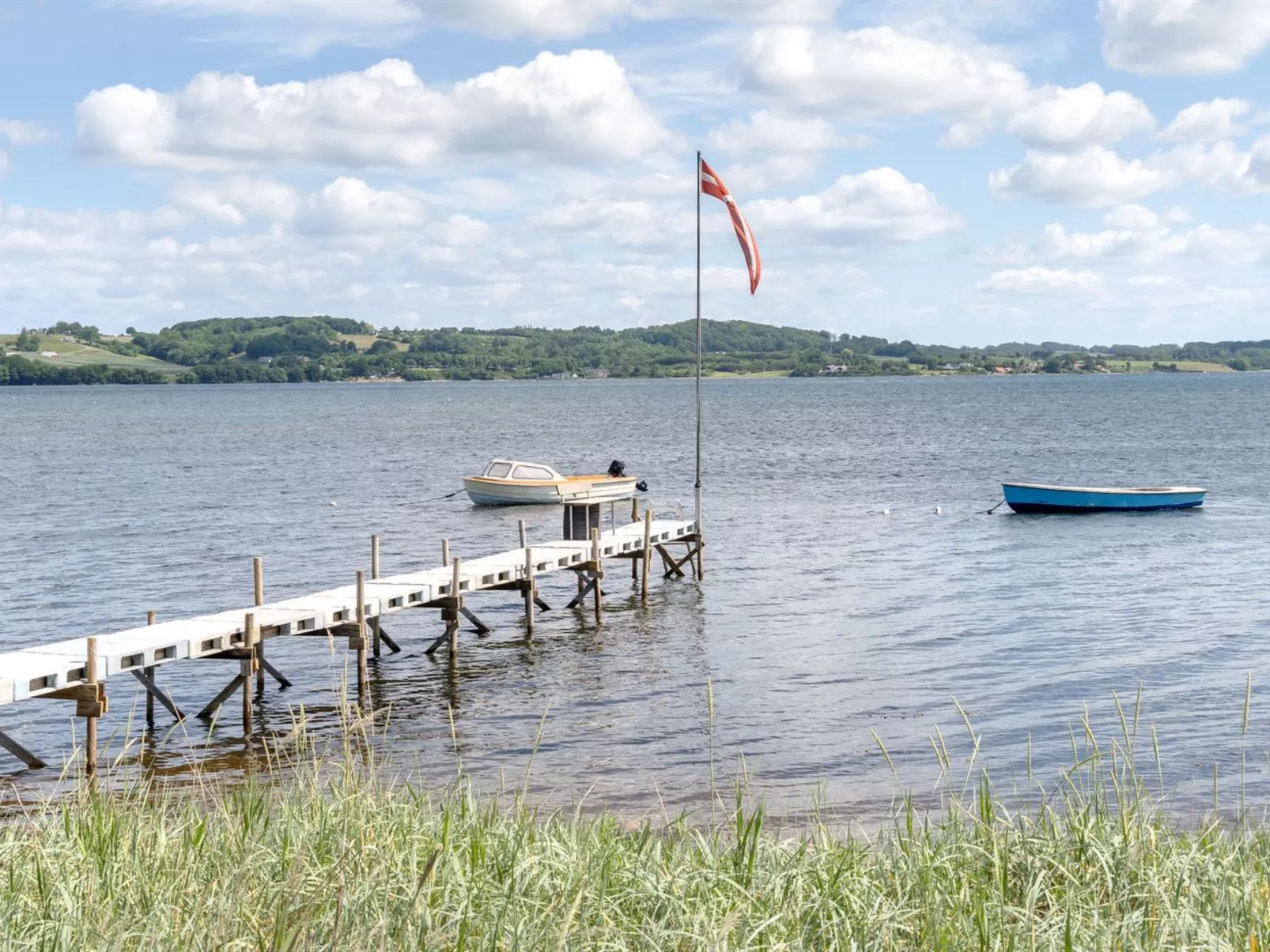 "Launo" - 150m to the fjord-Outside