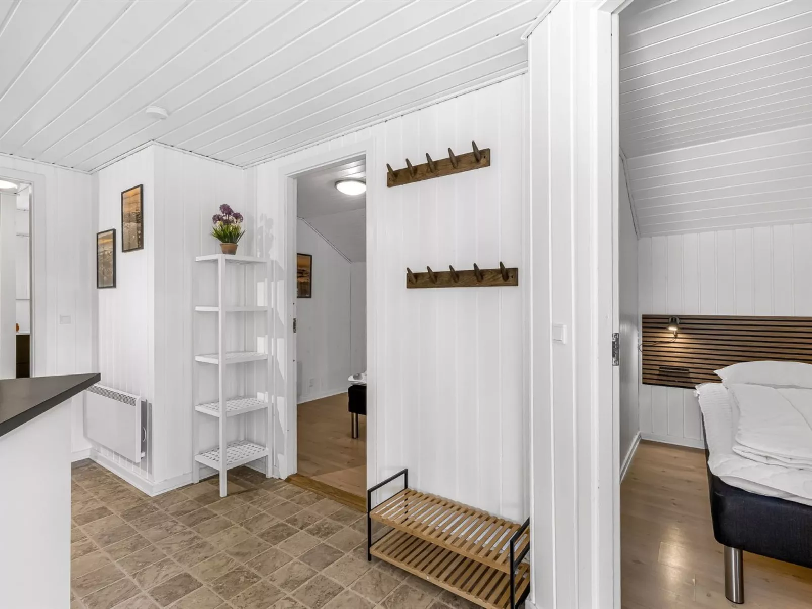 "Sylvi" - 1.7km from the sea-Dedans