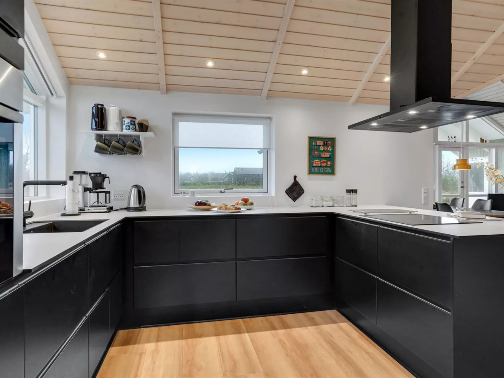 "Ano" - 950m from the sea-Inside