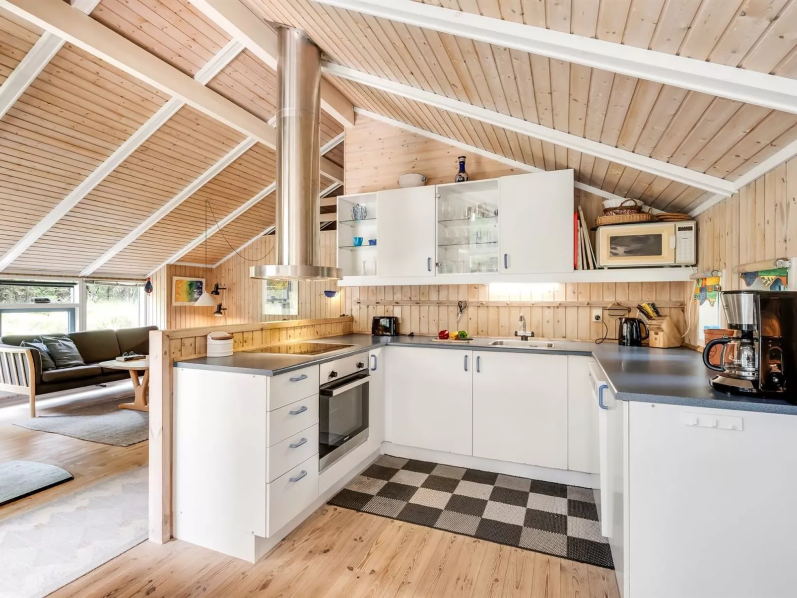 "Aamu" - 300m to the fjord-Inside