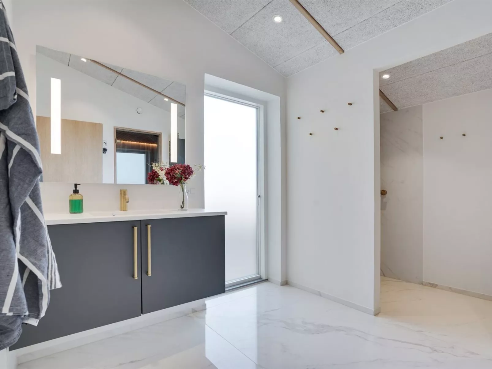 "Anie" - 950m from the sea-Dedans