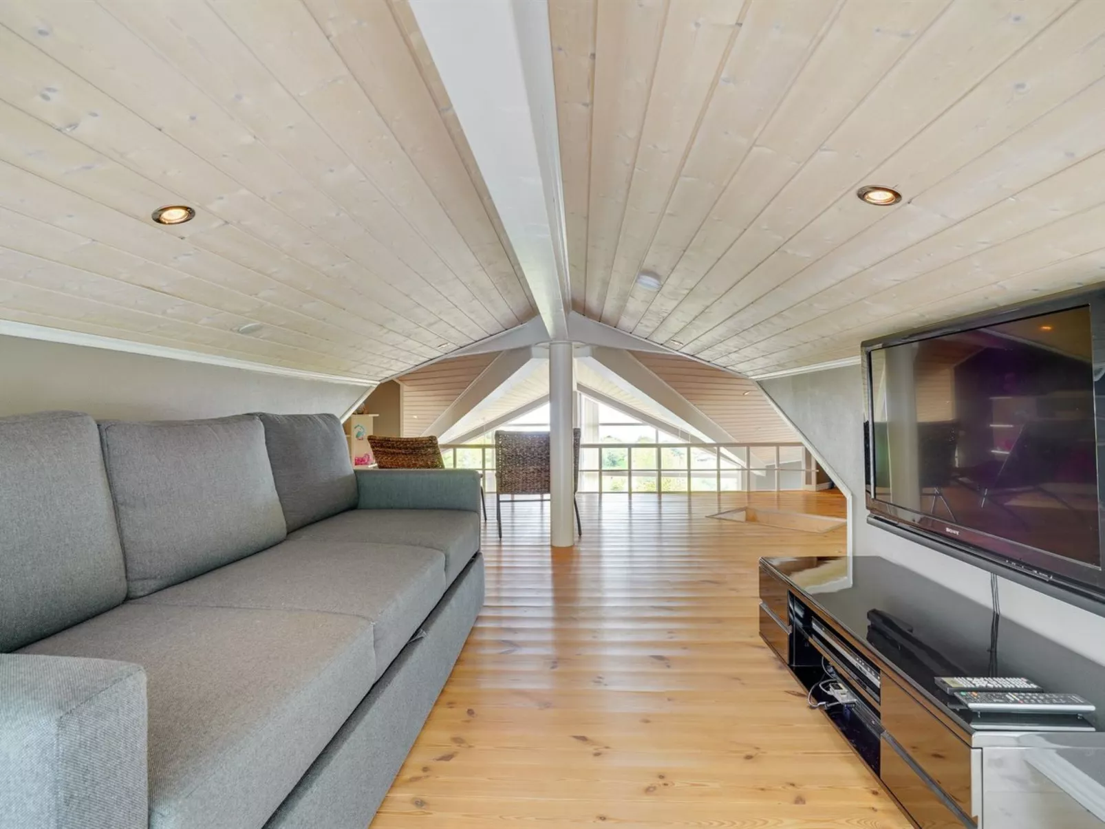 "Regnwald" - 400m to the fjord-Dedans