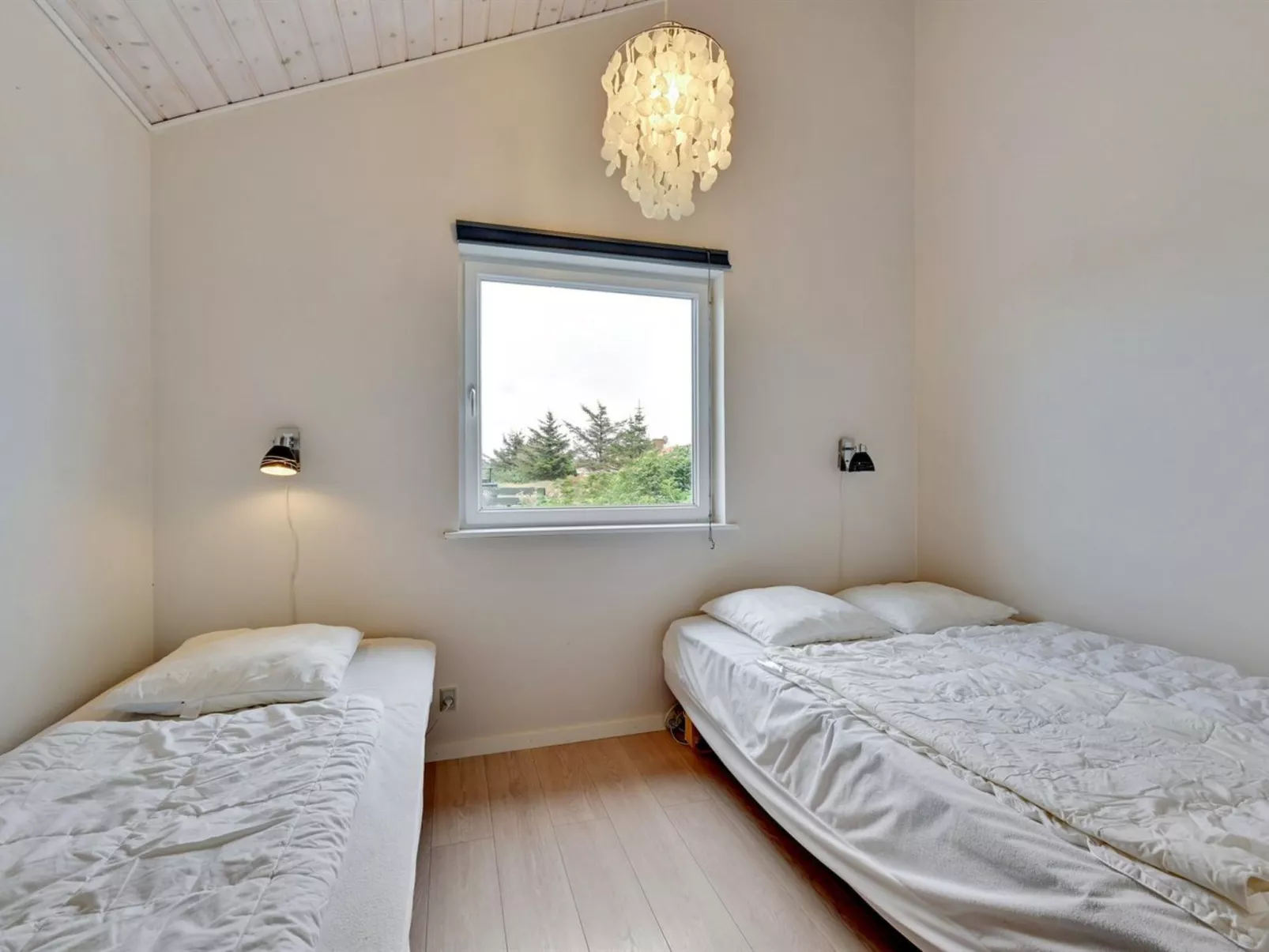 "Sibyll" -  from the sea-Drinnen