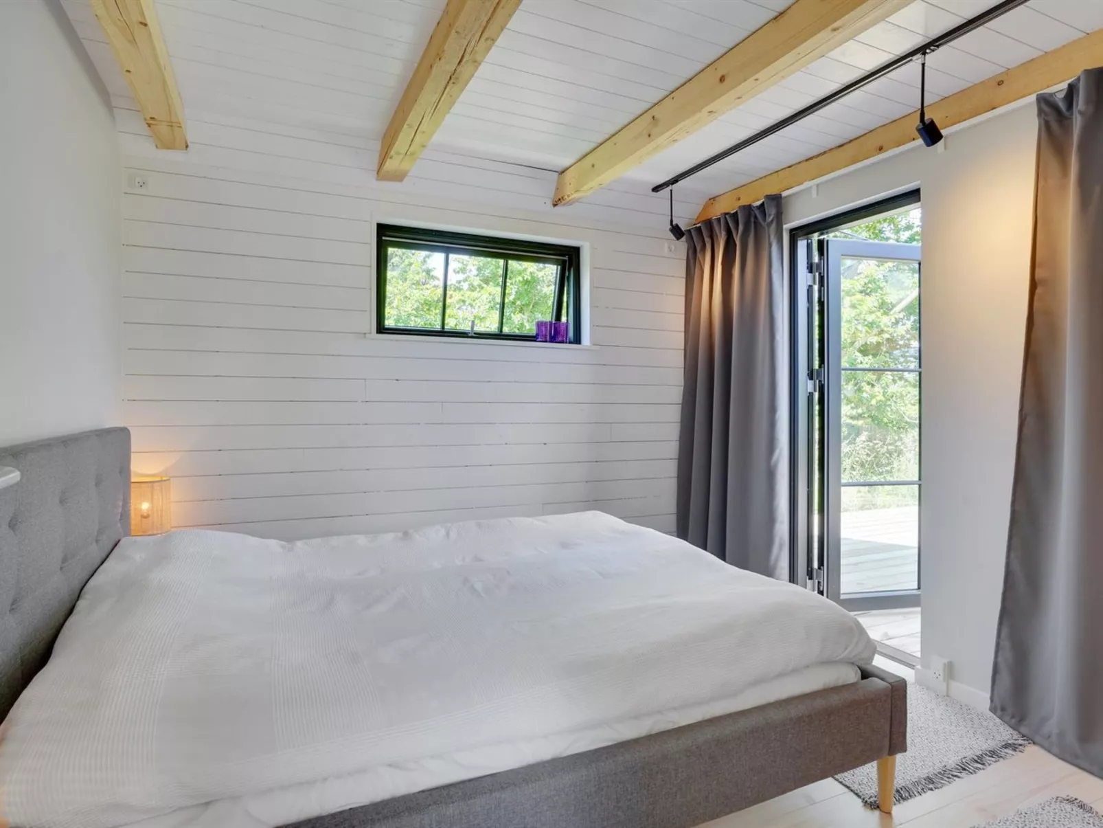 "Henrik" - 100m from the sea-Drinnen