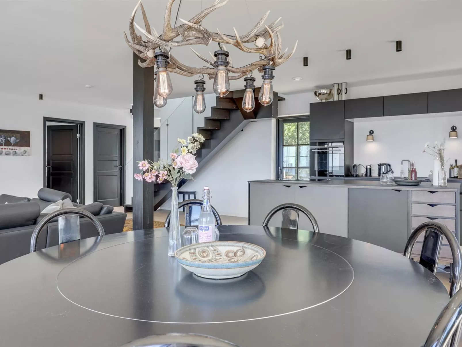 "Thormoth" - 200m from the sea-Inside