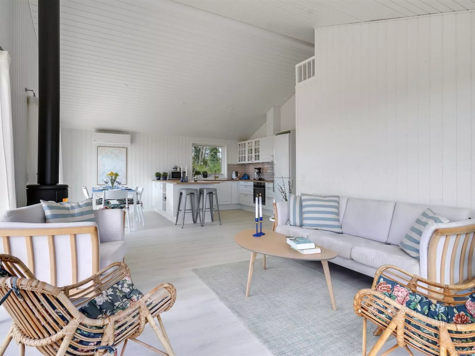 "Rickmer" - 200m from the sea-Inside