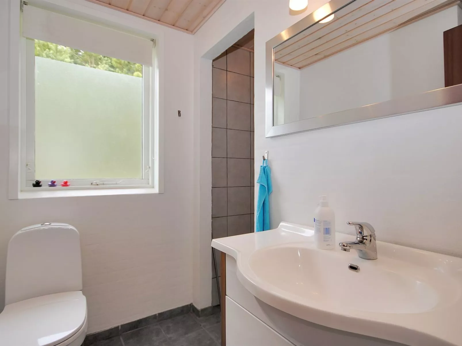 "Oberon" - 3km from the sea-Inside