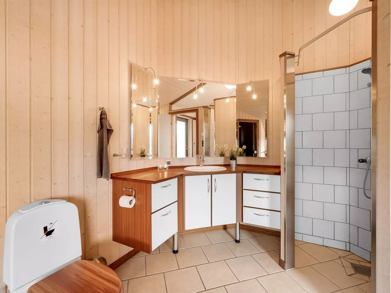 "Malila" - 400m to the fjord-Inside