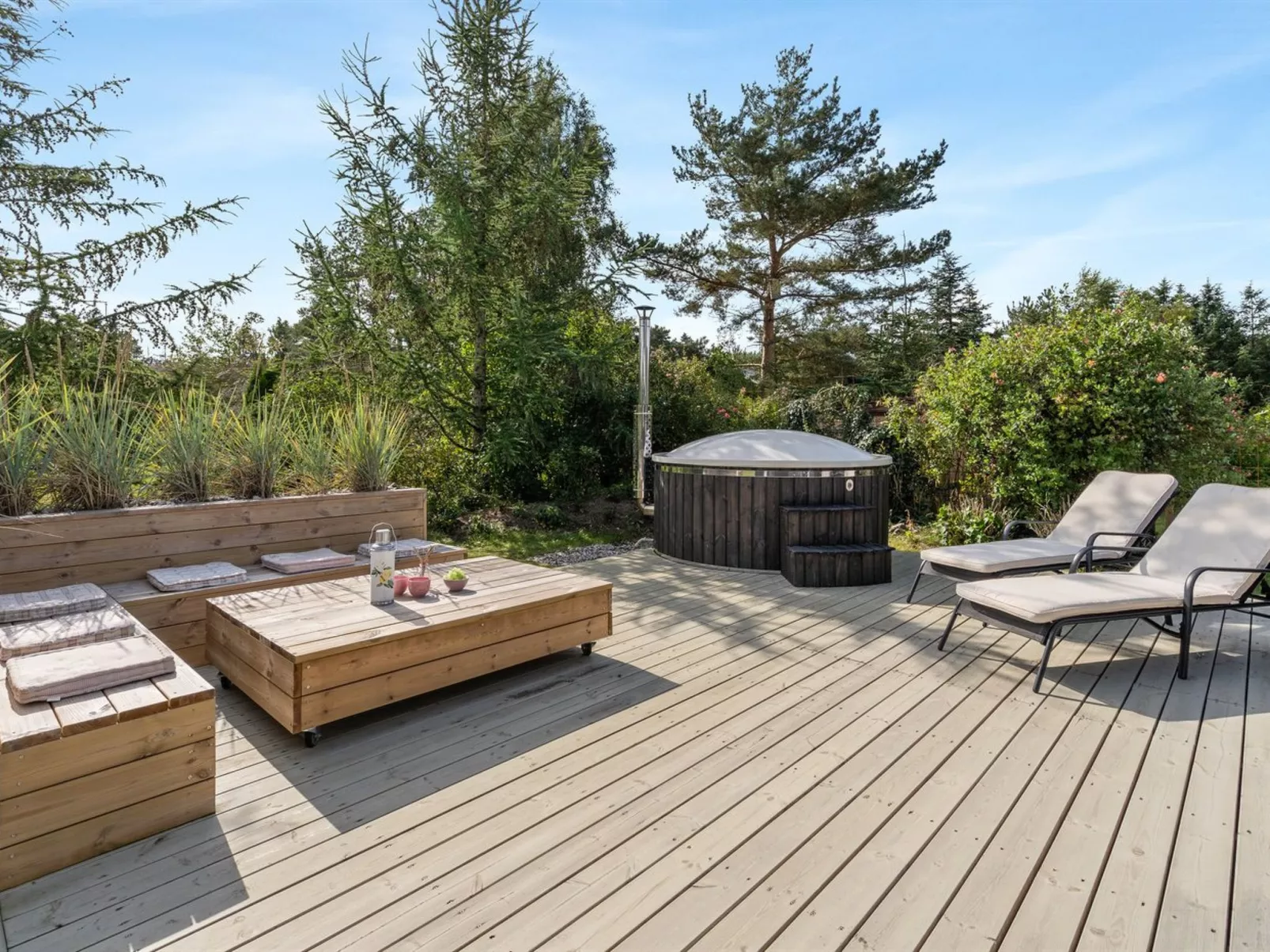 "Botwith" - 400m from the sea-Outside